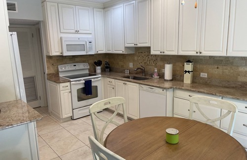 Englewood Villa | Immaculate Beach Villa with boat dock on Lemon Bay