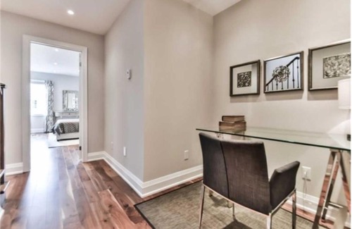 Lawrence Park Villa | Immaculate Executive Townhouse