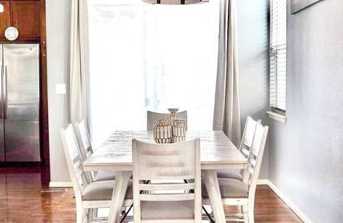 Aurora Casa | Immaculate Home in Aurora