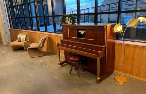 East Nashville Casa | Immerse in Art at Trendy Guest House with Stunning Skyline Views & Rooftop Bar