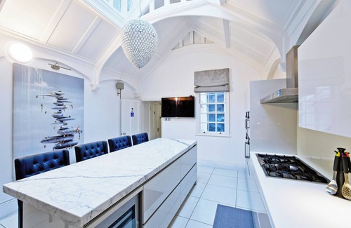 Belgravia Apartamento | Imperial Victoria Square