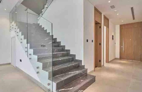 Dubai Villa | Implacable luxurious golf holiday home with pool