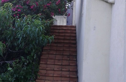 Le Bousquet-d'Orb Casa | Rayos FRANÇAIS / ALEMÁN / ITALIANO- Casa grande de 100 m2 en una aldea muy tranquila