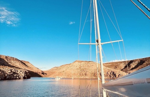 La Paz Alquiler De Eote | Pasar la noche en el agua, hacer una excursión de un día o alquilar una isla durante la noche.