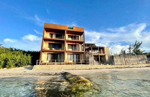 Bouvet Island Apartamento | Incredible Suite Room with POOL VIEW & TUB / 1 King Size