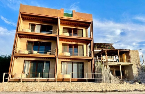 Bouvet Island Apartamento | Incredible Suite Room with POOL VIEW & TUB / 1 King Size