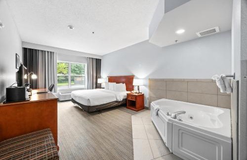 Marinette Hotel | Independence Stay Hotel & Suites