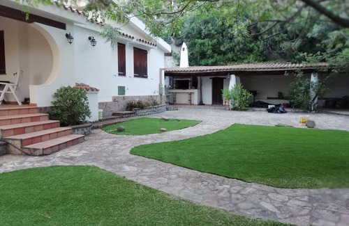 Solanas Villa | Villa independiente con jardín exclusivo.