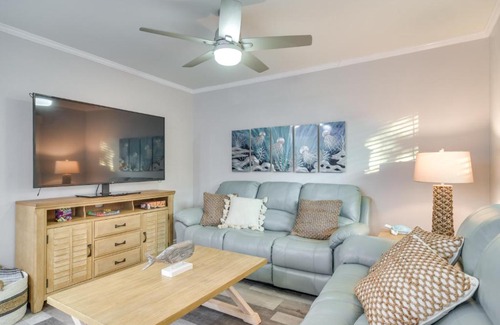 Indian Rocks Beach Apartamento | Indian Rocks Beach Retreat Walk to Beaches!