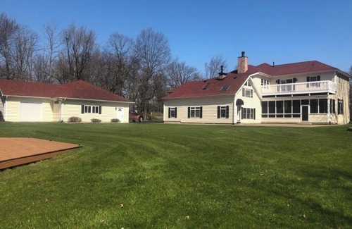 Wheeler Casa | Indiana Dunes Getaway on 2 acres! Truly unique 4 Bedroom, 4 Bath home!