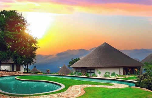 Creighton Complejo | Indoni Eco Village