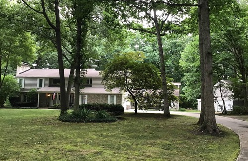 Vermilion Casa | INDOOR POOL, game room, 6 BRs, 4.5 bath, sleeps 14, wheelchair access, pets ok!