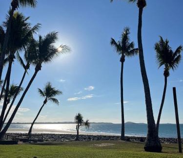 Dolphin Heads Complejo | Indulge Beachfront at Dolphin Heads Resort - Lousha Bach