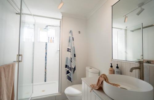 Dolphin Heads Complejo | Indulge Beachfront at Dolphin Heads Resort - Lousha Bach