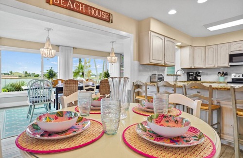 Fort Myers Apartamento | Zero Edge Pool * Spa * Bicicletas * Kayaks * Playa y equipo de pesca * Wifi gratis * Balcón *