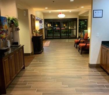 Clinton Hotel | Inn at Clinton