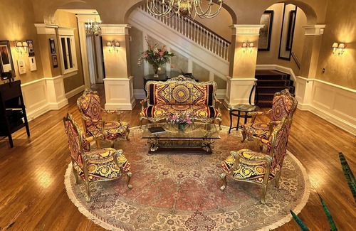 Central Business District Hotel | Inn on Broadway