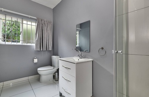 Greater Johannesburg Metropolitan Area Hotel | Inn & Out Sandton