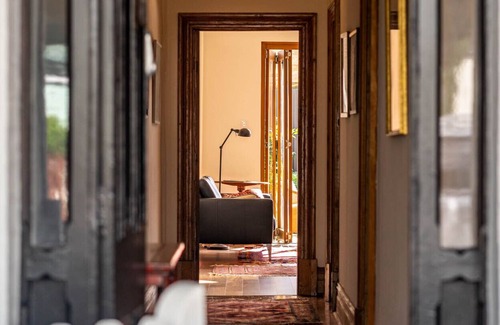 Adelaide Central Business District Cabaña | Inner City art House