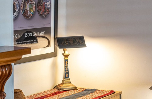 Adelaide Central Business District Cabaña | Inner City art House