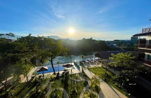 Vang Vieng Complejo | Intimate Riverside Resort Vang Vieng