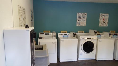 Ashley Oaks Hotel | InTown Suites Extended Stay Knoxville TN