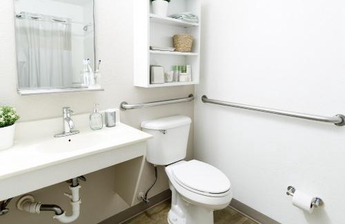 Orlando Hotel | InTown Suites Extended Stay Orlando FL – Presidents Dr