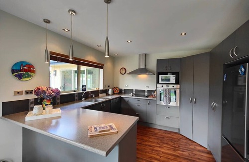 Invercargill Casa | Invercargill Quiet in the Court