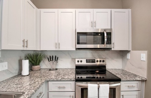 Bammel Apartamento | Inviting 2/2.5 Apt, Full Kitch, W/D, FreeParking!