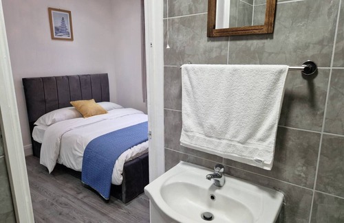 Clayhall Apartamento | Inviting 2-bed Apartment in Ilford