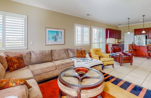 Victor Casa | Inviting Home on 2.5 acres, Near Vineyards