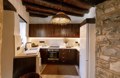 Panagia Casa | Ioulia's Cottage by Nomads