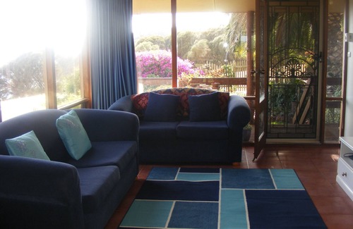 Ironstone Casa | Ironstone Cottage- Pet & Family Friendly!