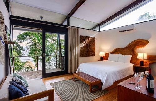 Boca Chica Cabina | Isla Palenque Member of the Cayuga Collection
