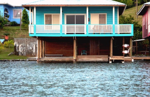 Jonesville Cabina | !Escapada a la isla o diversión familiar en Roatán! Cabañas de Hillview.