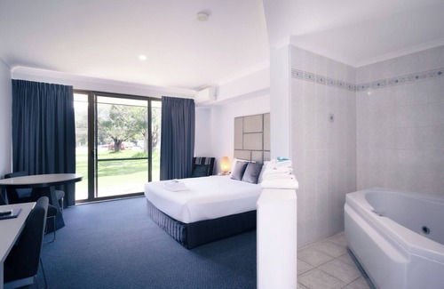 Forster Hotel | Island Palms Motor Inn