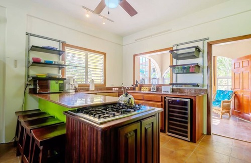 Boca Ciega Casa | Estilo de la isla, vida relajada, frente al mar, piscina, muelle y ducha al aire libre