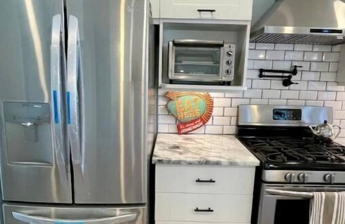 Amherstburg Casa | Island View Escape in Historic Amherstburg !!