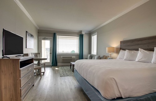 Emerald Isle Hotel | Islander Hotel & Resort