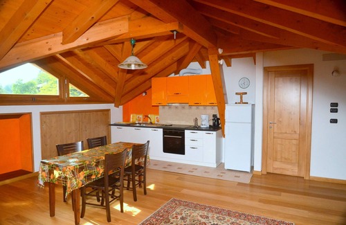 Comero Casa | Casa con gran jardín con vistas al lago Maggiore