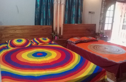 Ghoraghat Chalet De Esquí | Es un chalet de lujo hecho de barro, una única casa de familia en Bangladesh en un entorno de almeja verde