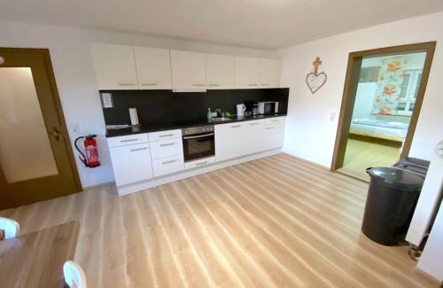 Oberteisbach Apartamento | IV Apartment 12 Personen - Monteurzimmer - Ferienwohnung - Kronwieden