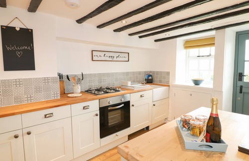 Winster Cabaña | IVY COTTAGE, family friendly, character holiday cottage in Winster