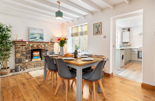 Saundersfoot Cabaña | Ivydene Cottage - Stone Throw to Beach, Sea Views