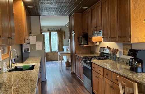 Hazelhurst Cabaña | J&J's Place, Gorgeous Lake Katherine, Quaint Northwoods Cottage, Perfect Dock!