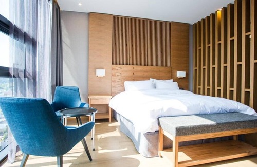 Jinju Hotel | J Square Hotel