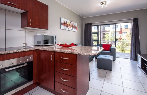 Greater Johannesburg Metropolitan Area Hotel | Jackal Creek Self-Catering Apartments