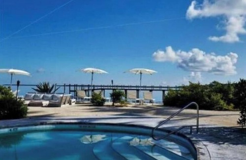 Islamorada Apartamento | Jacuzzi Suite Overlooking the Sea @Islamorada - Iguana Suite