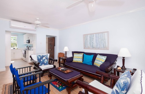 Epworth Condominio | Jamaica Time - Driftwood - SeaPalms - 3BR/3BA Condo Ocho Rios - Beach Front/Pool