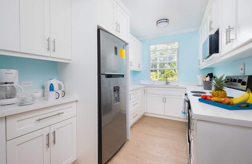 Epworth Condominio | Jamaica Time - Driftwood - SeaPalms - 3BR/3BA Condo Ocho Rios - Beach Front/Pool